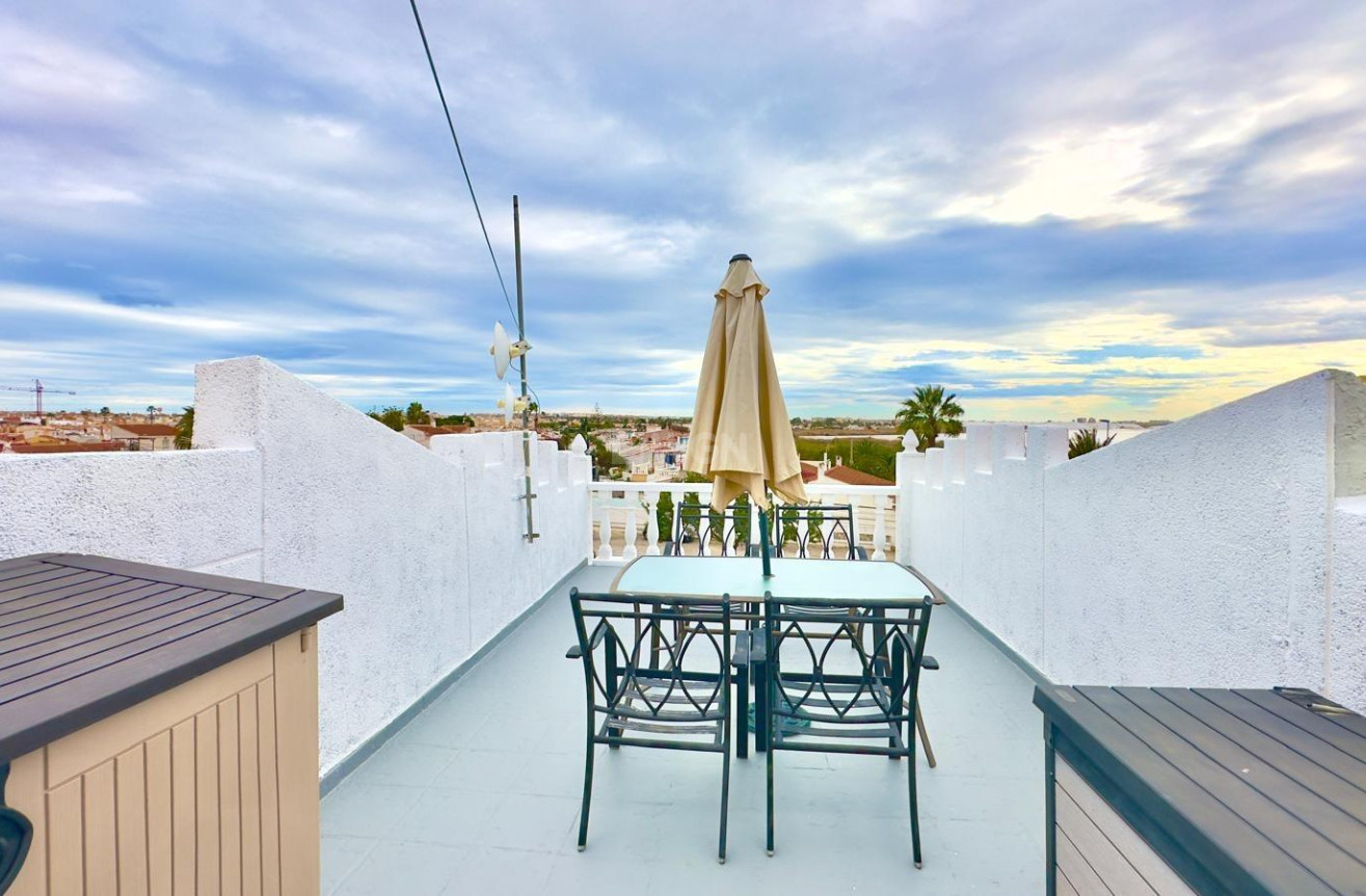 Odsprzedaż - Kamienica - Torrevieja - La Siesta - El Salado - Torreta