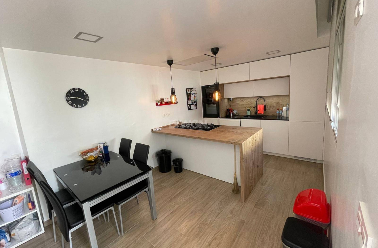 Odsprzedaż - Kamienica - Pilar de la Horadada - Zona Pueblo