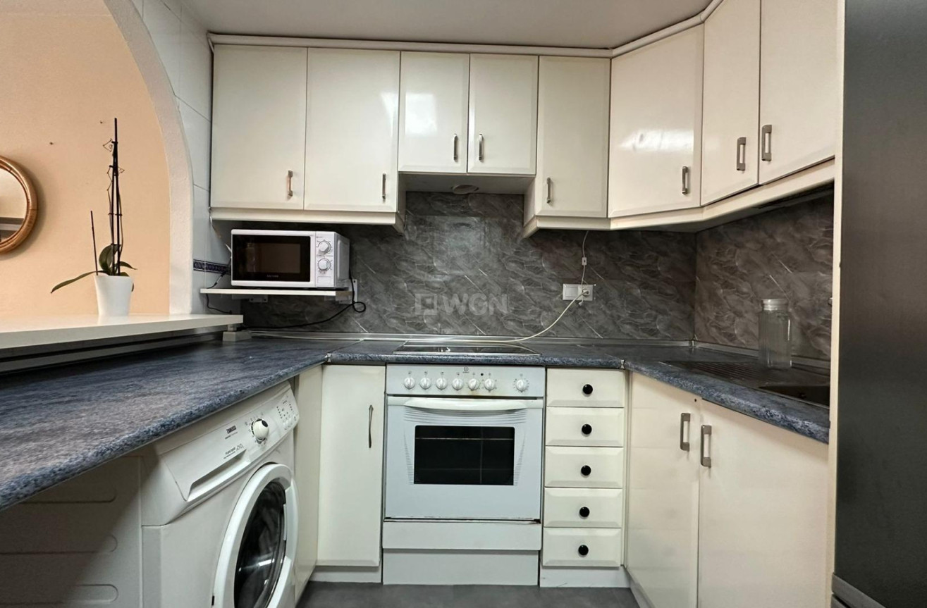 Resale - Apartment / flat - Torrevieja - Centro