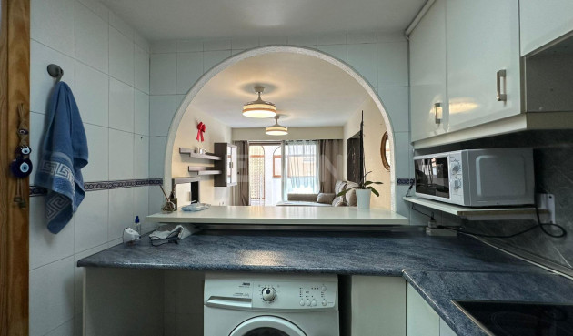 Resale - Apartment / flat - Torrevieja - Centro