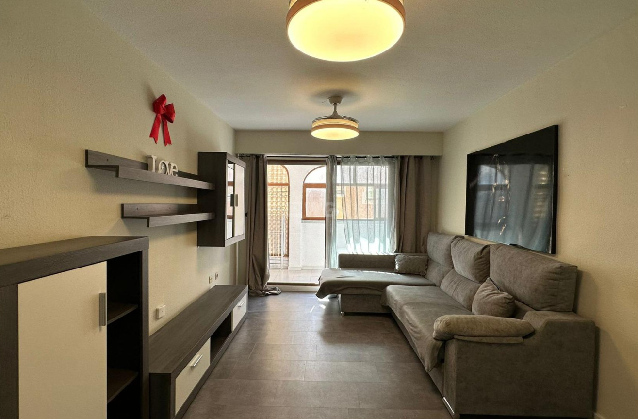 Resale - Apartment / flat - Torrevieja - Centro