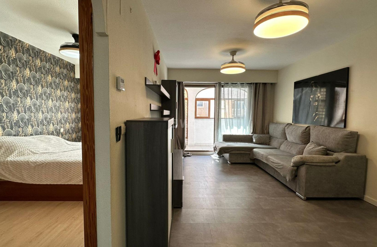 Resale - Apartment / flat - Torrevieja - Centro