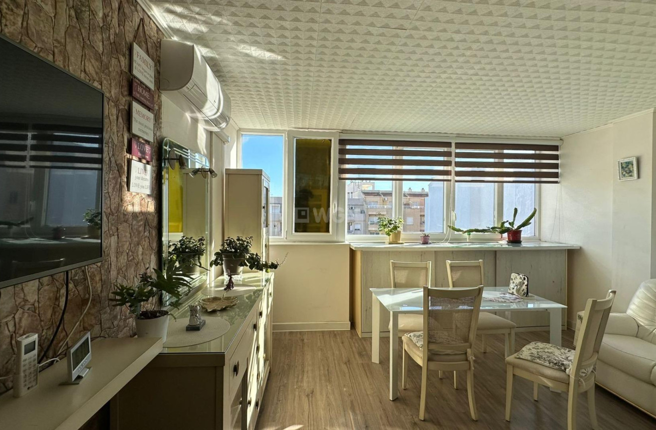 Resale - Apartment / flat - Torrevieja - Centro
