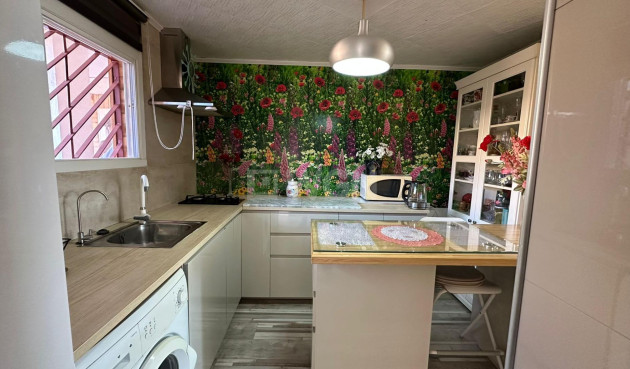 Resale - Apartment / flat - Torrevieja - Centro