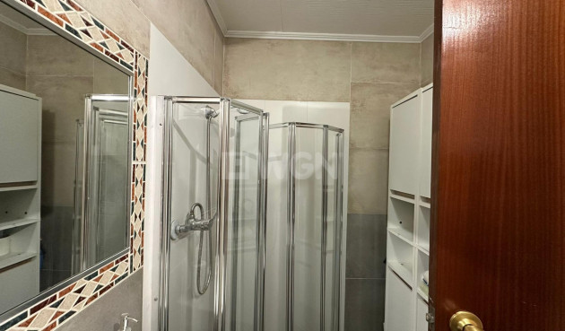 Resale - Apartment / flat - Torrevieja - Centro