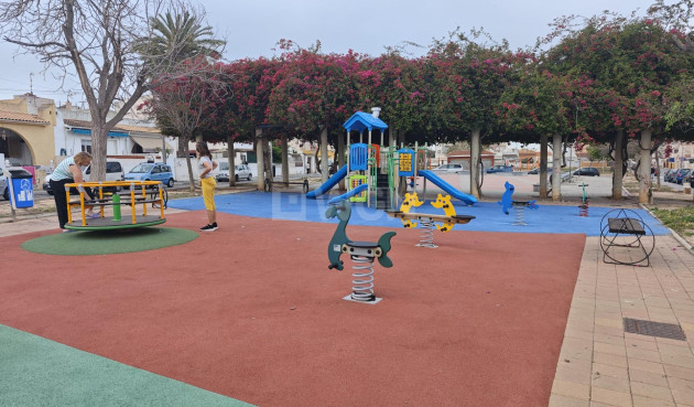 Odsprzedaż - Bungalow - Torrevieja - Playa del Cura