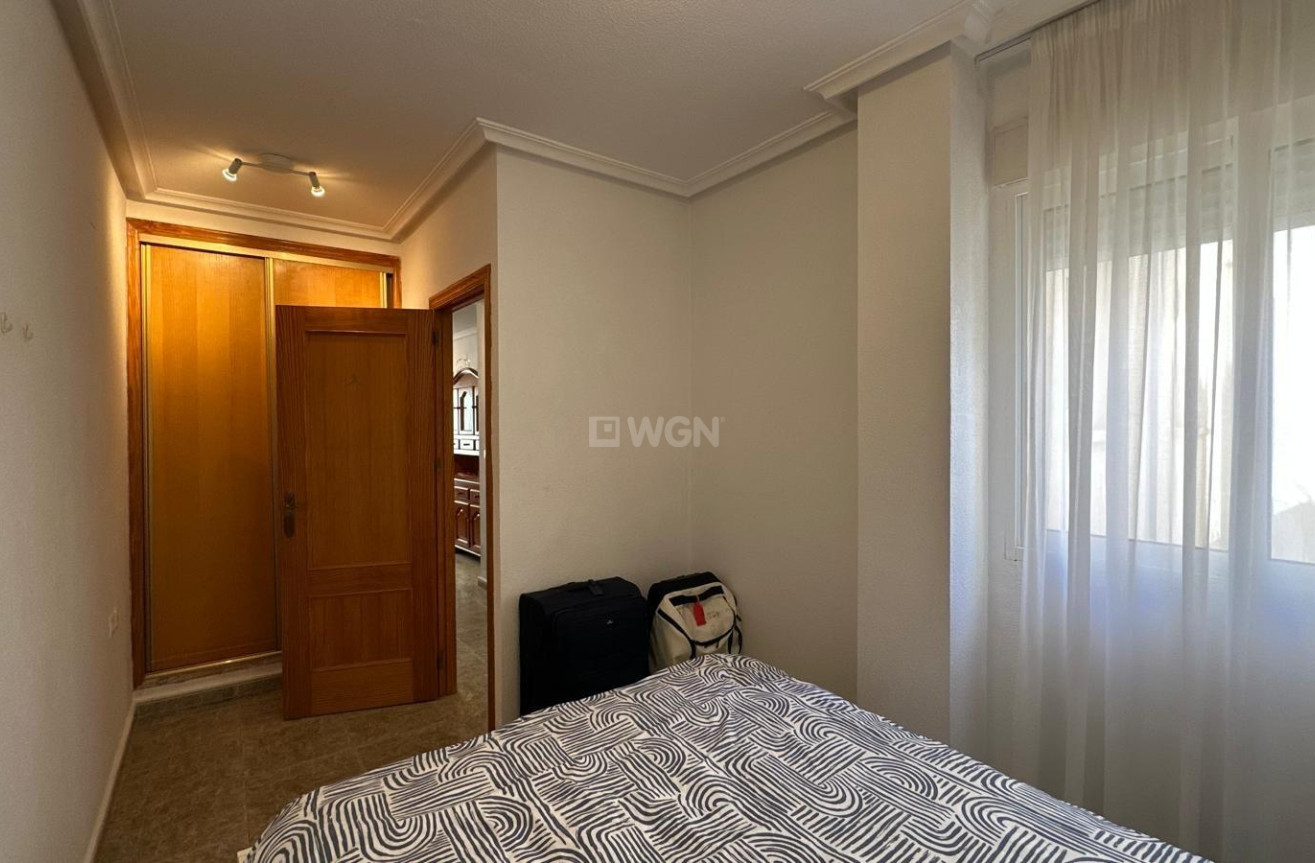 Resale - Apartment / flat - Torrevieja - Estacion De Autobuses