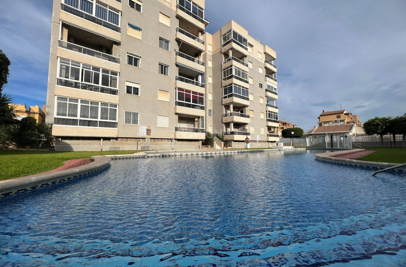 Resale - Apartment / flat - Torrevieja - aguas nuevas