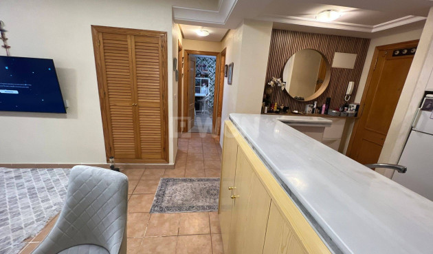 Resale - Apartment / flat - Torrevieja - aguas nuevas