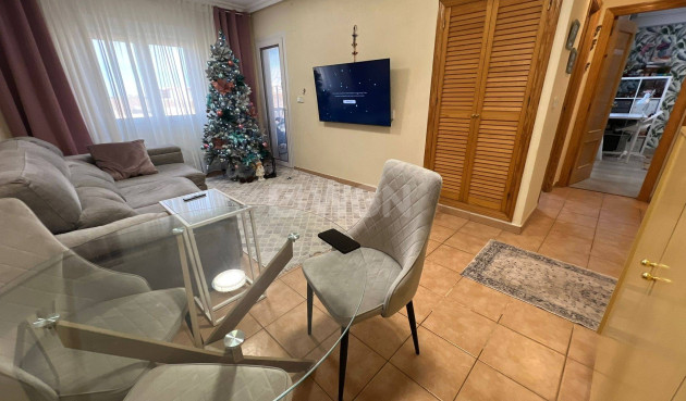 Resale - Apartment / flat - Torrevieja - aguas nuevas