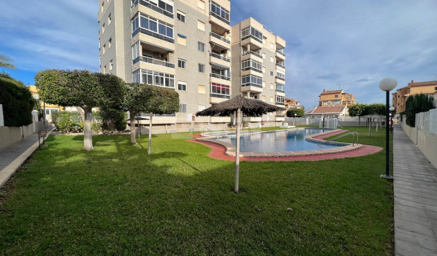Resale - Apartment / flat - Torrevieja - aguas nuevas