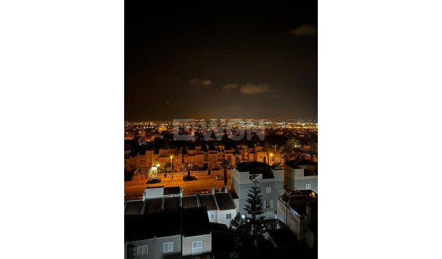 Resale - Apartment / flat - Torrevieja - aguas nuevas
