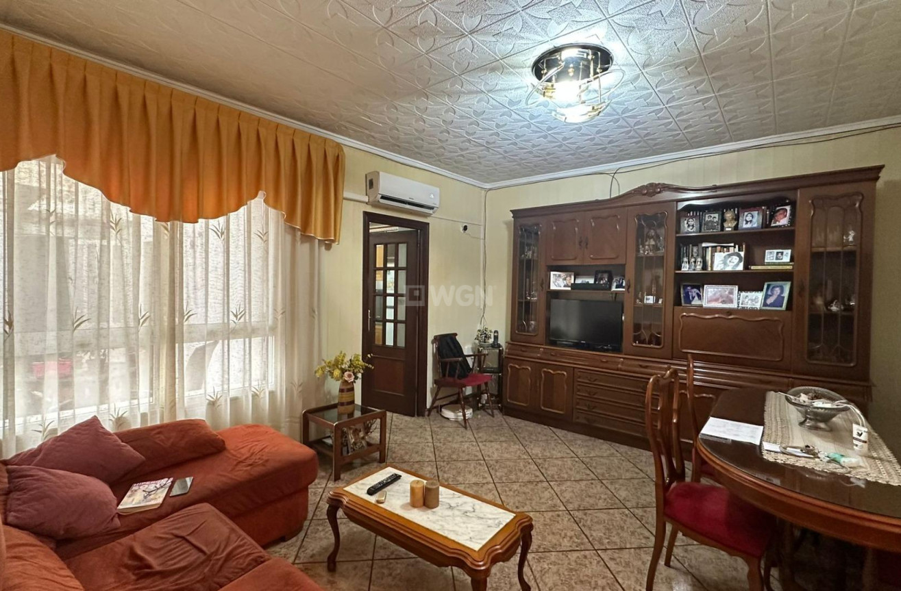 Resale - Apartment / flat - Torrevieja - Estacion De Autobuses