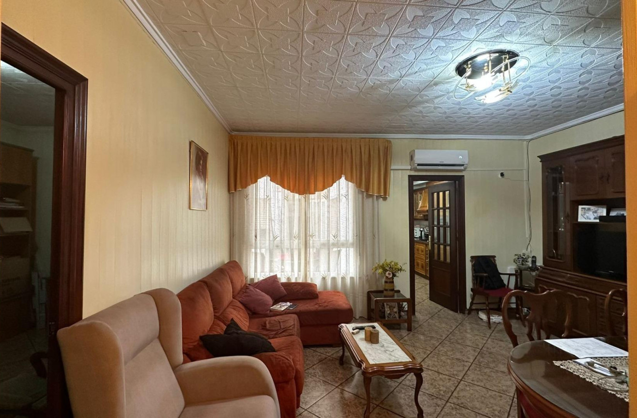 Resale - Apartment / flat - Torrevieja - Estacion De Autobuses