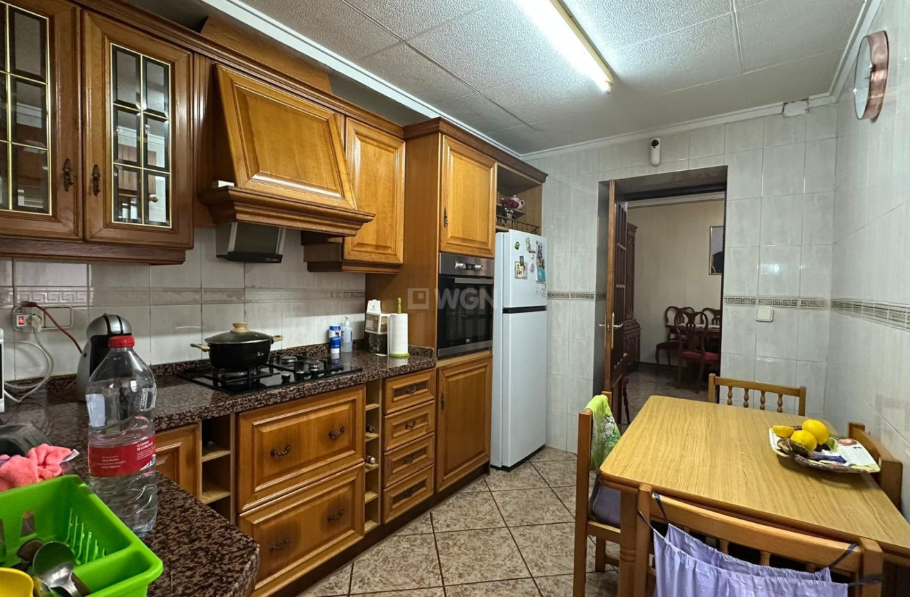 Resale - Apartment / flat - Torrevieja - Estacion De Autobuses