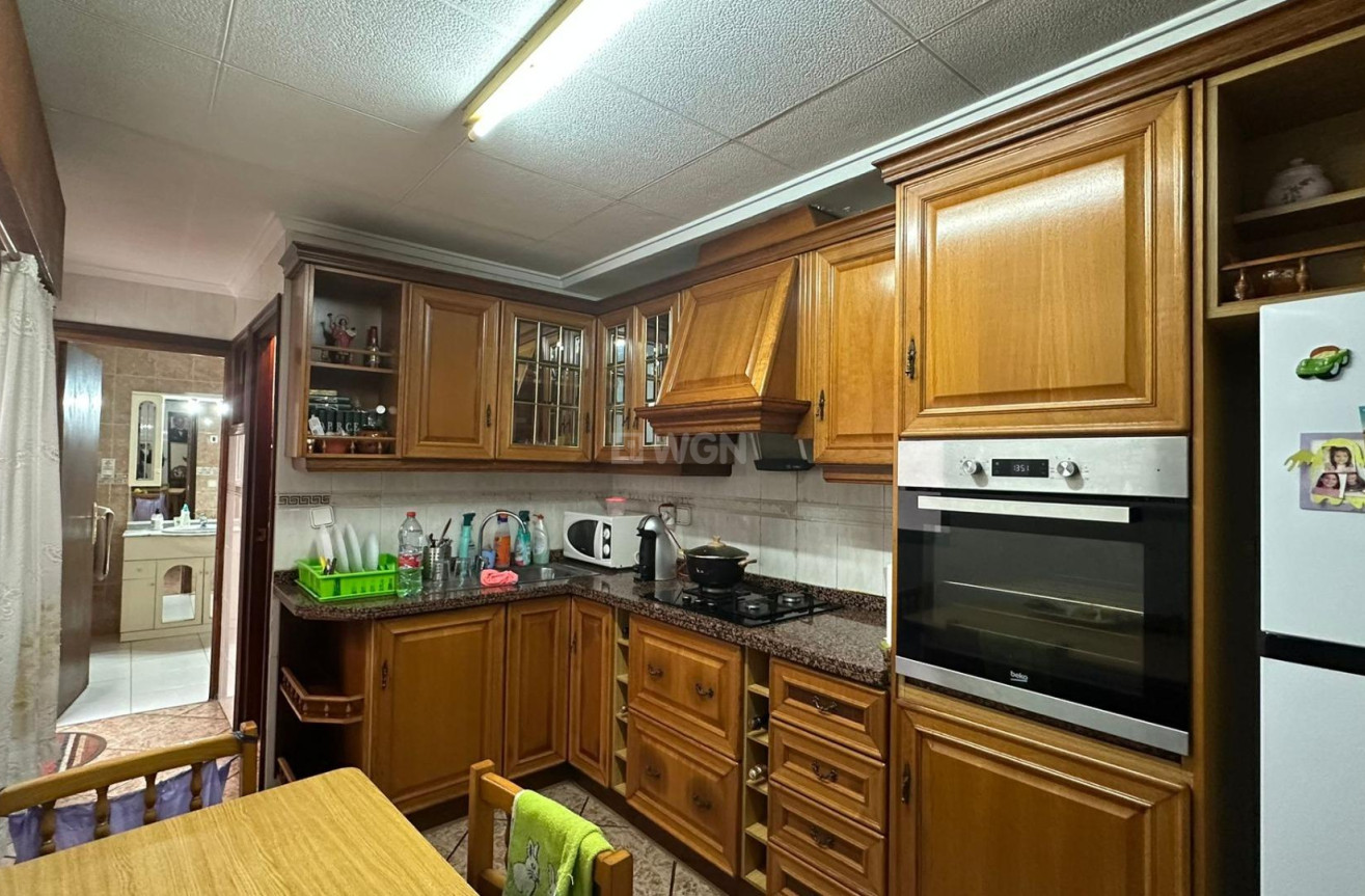 Resale - Apartment / flat - Torrevieja - Estacion De Autobuses