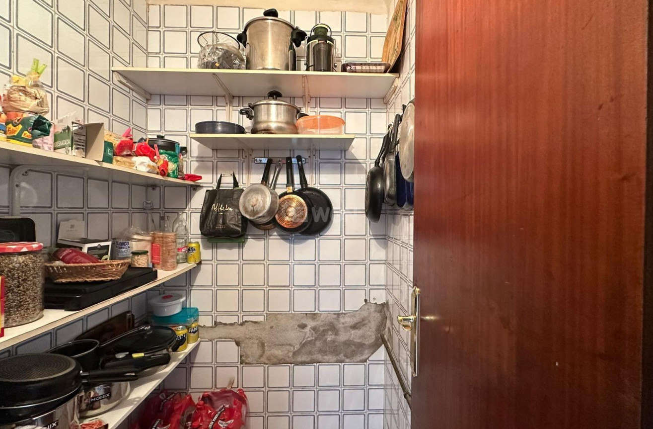 Resale - Apartment / flat - Torrevieja - Estacion De Autobuses