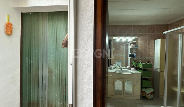 Resale - Apartment / flat - Torrevieja - Estacion De Autobuses