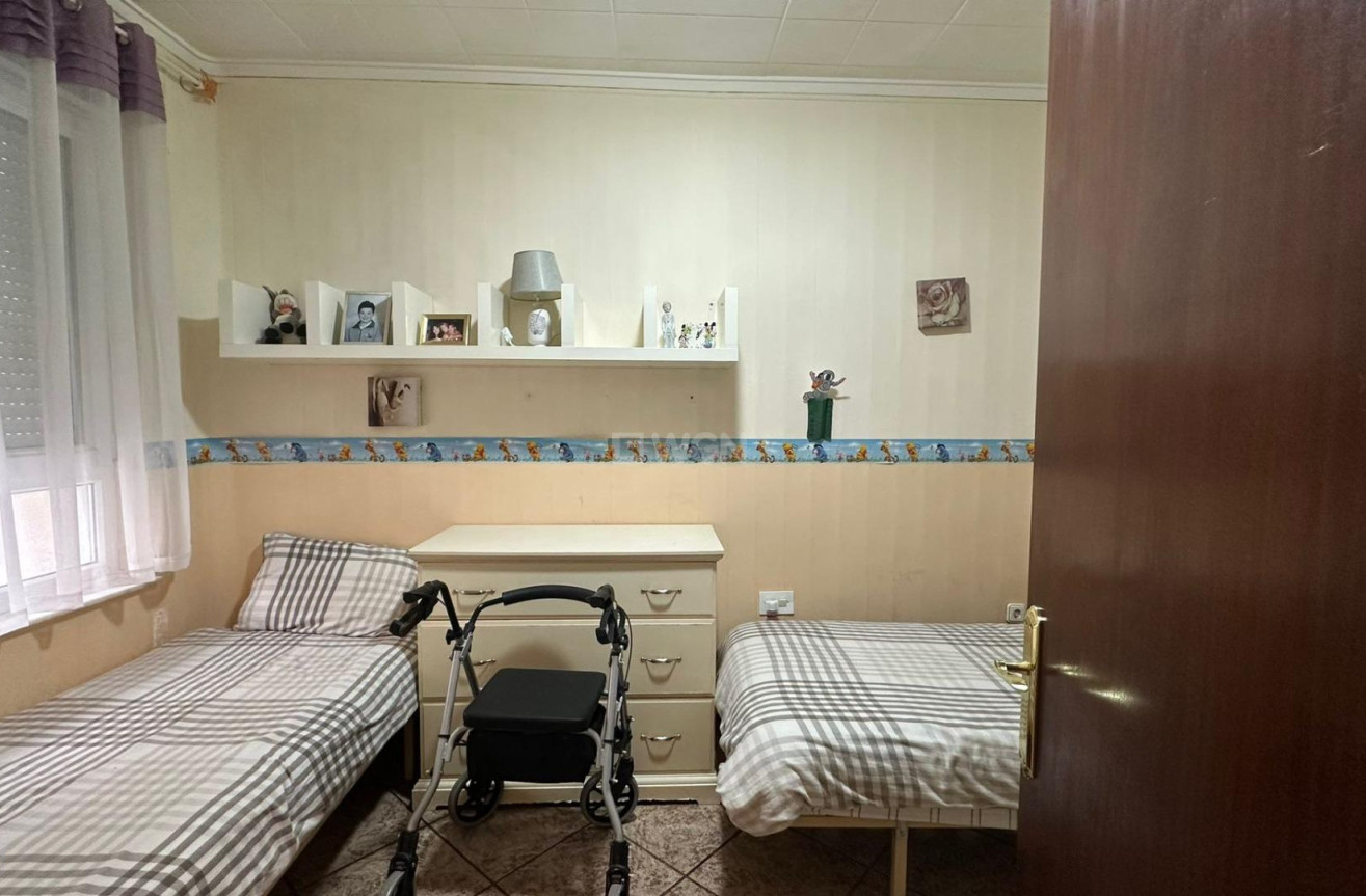 Resale - Apartment / flat - Torrevieja - Estacion De Autobuses