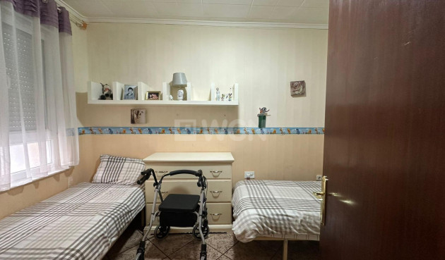 Resale - Apartment / flat - Torrevieja - Estacion De Autobuses