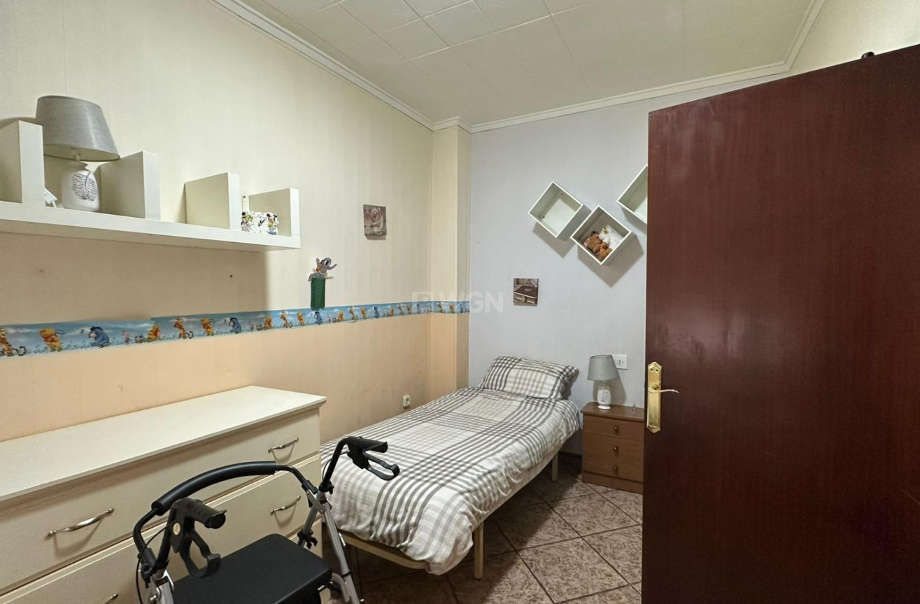 Resale - Apartment / flat - Torrevieja - Estacion De Autobuses