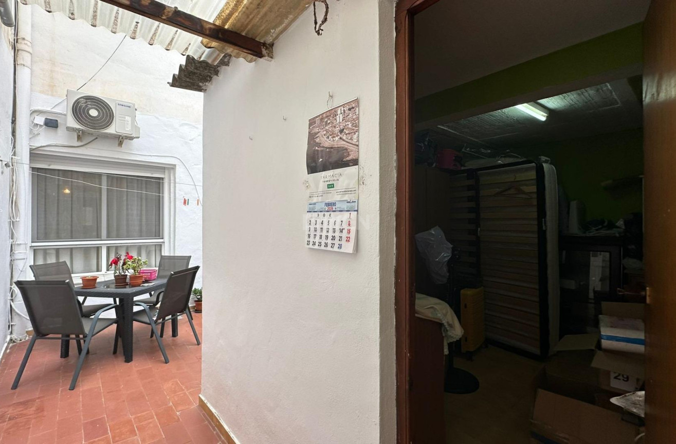 Resale - Apartment / flat - Torrevieja - Estacion De Autobuses