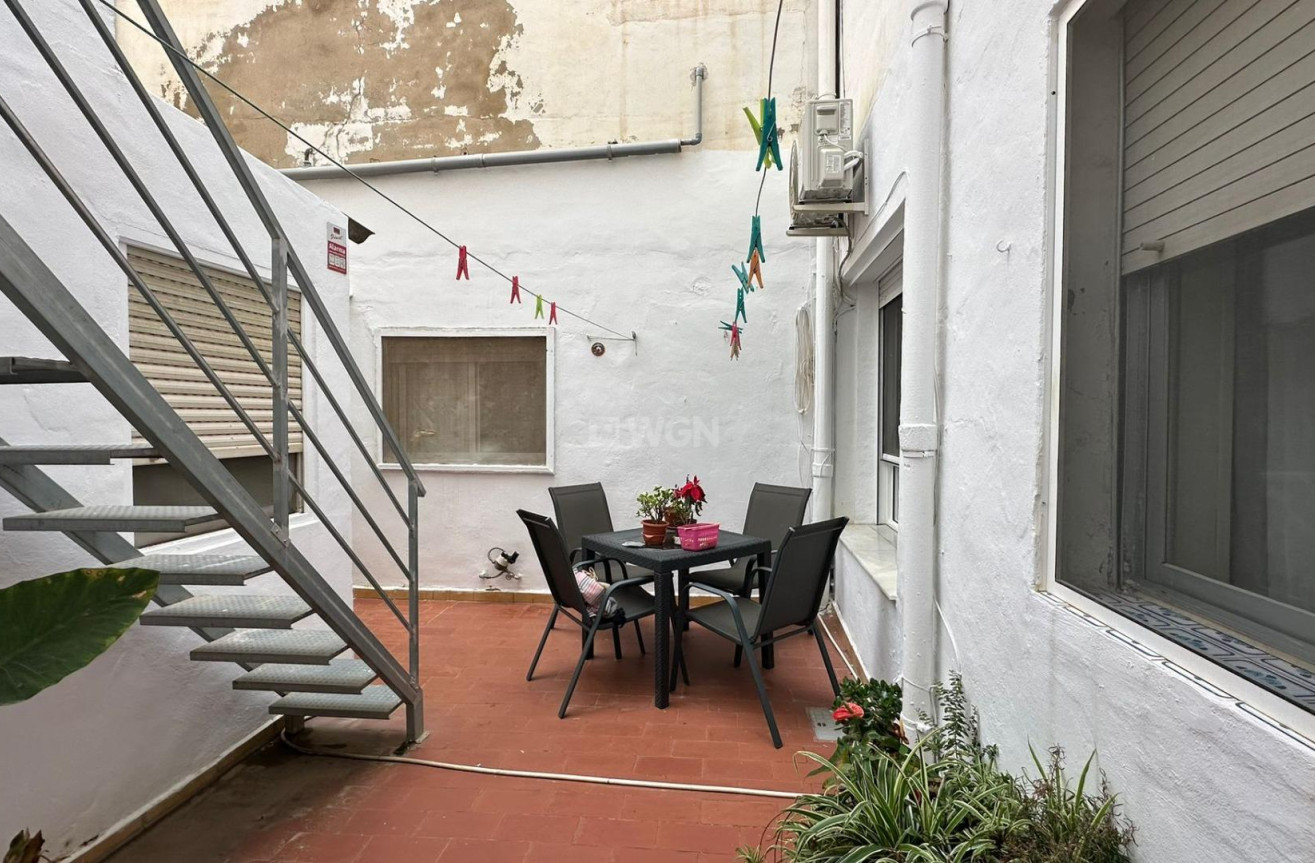 Resale - Apartment / flat - Torrevieja - Estacion De Autobuses