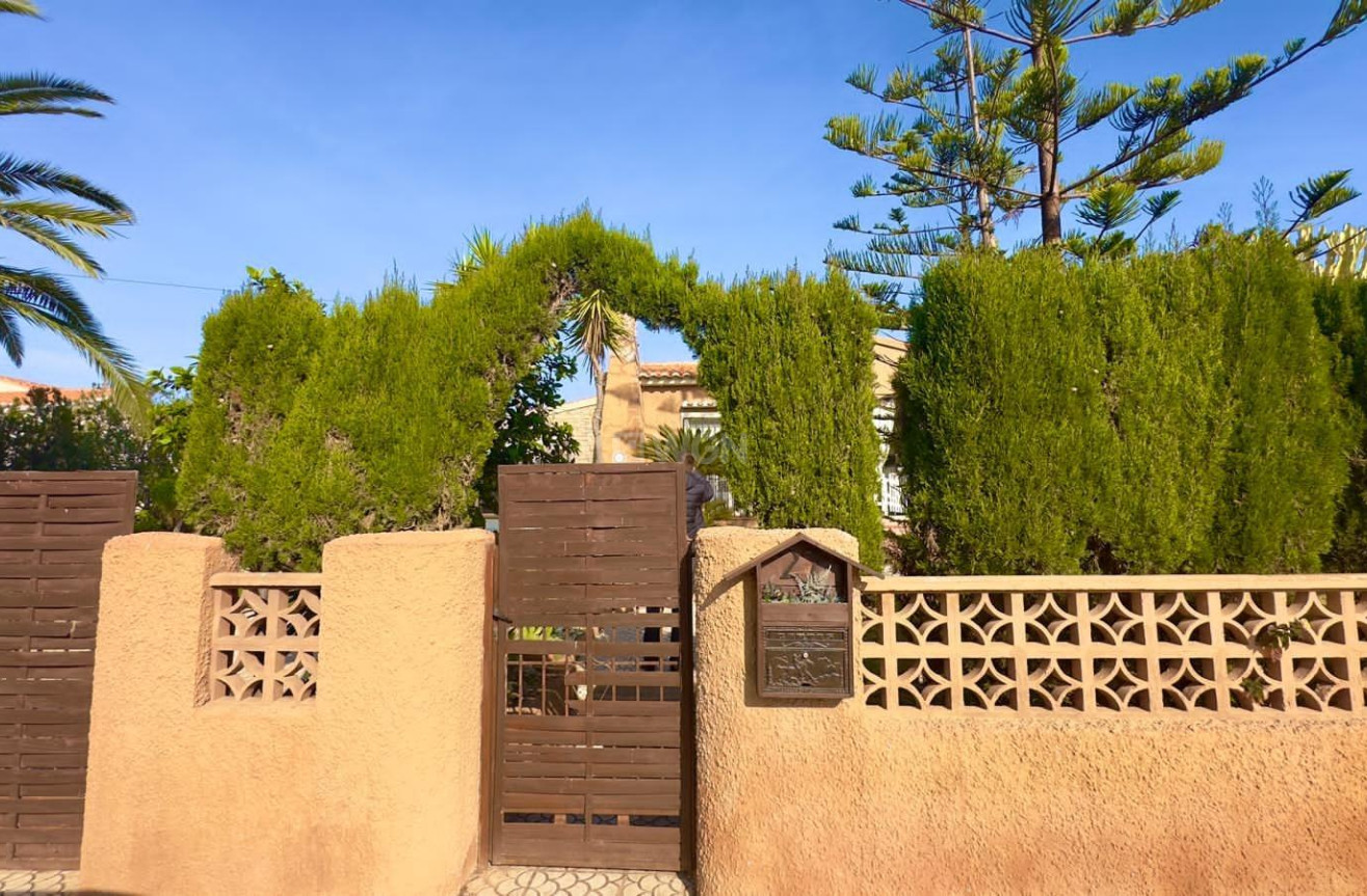 Odsprzedaż - Villa - Torrevieja - Torreblanca