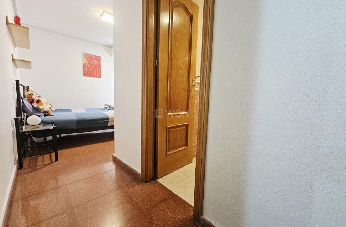 Resale - Apartment / flat - Torrevieja - Estacion De Autobuses