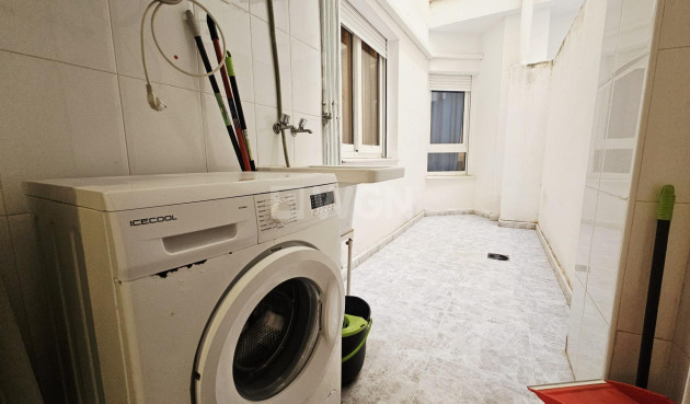 Resale - Apartment / flat - Torrevieja - Estacion De Autobuses