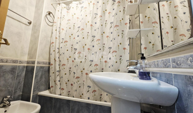 Resale - Apartment / flat - Torrevieja - Estacion De Autobuses