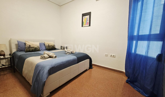 Resale - Apartment / flat - Torrevieja - Estacion De Autobuses