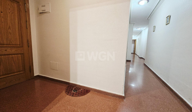 Resale - Apartment / flat - Torrevieja - Estacion De Autobuses