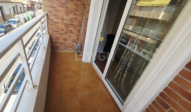 Resale - Apartment / flat - Torrevieja - Estacion De Autobuses