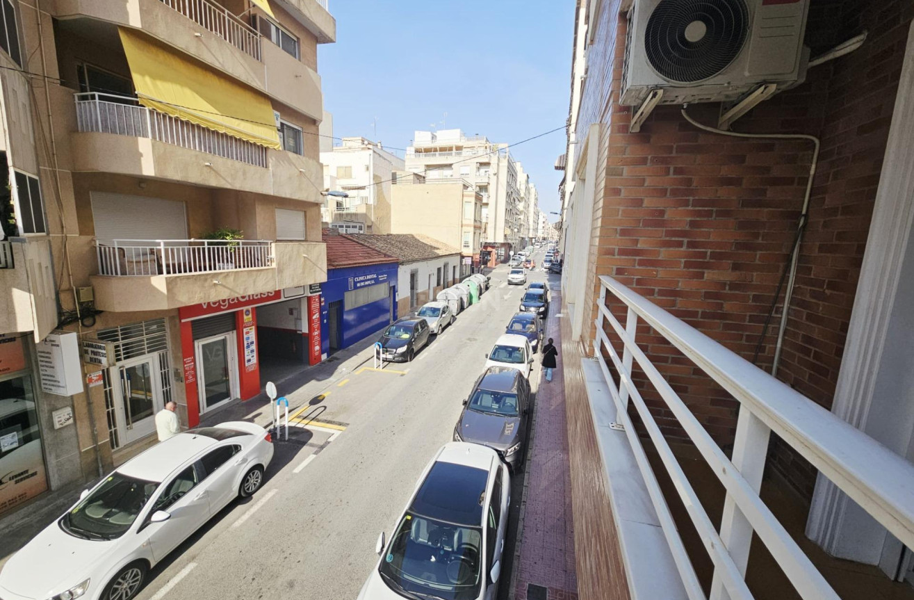 Resale - Apartment / flat - Torrevieja - Estacion De Autobuses