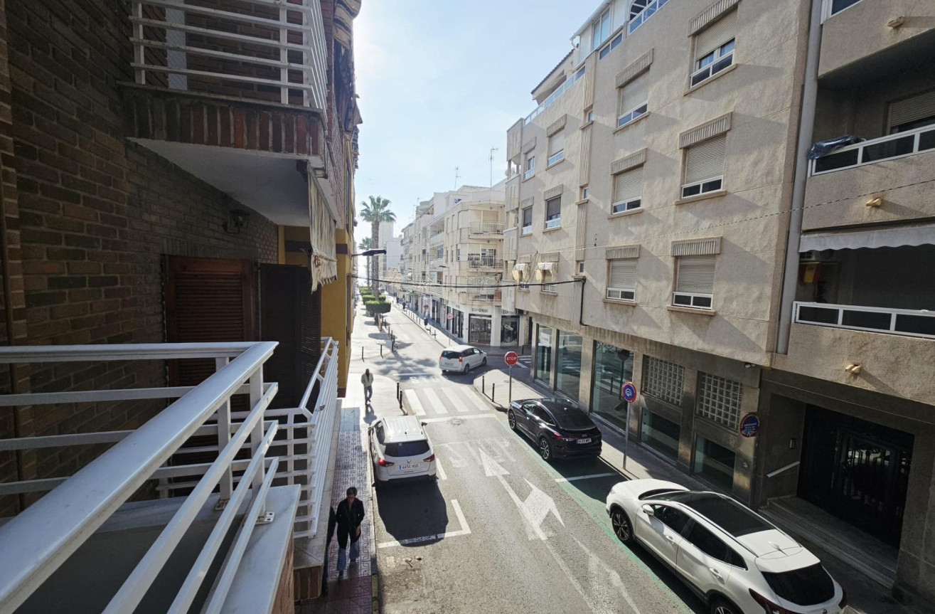 Resale - Apartment / flat - Torrevieja - Estacion De Autobuses