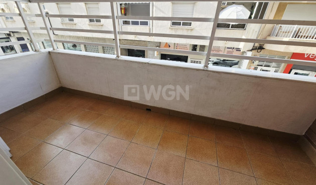 Resale - Apartment / flat - Torrevieja - Estacion De Autobuses