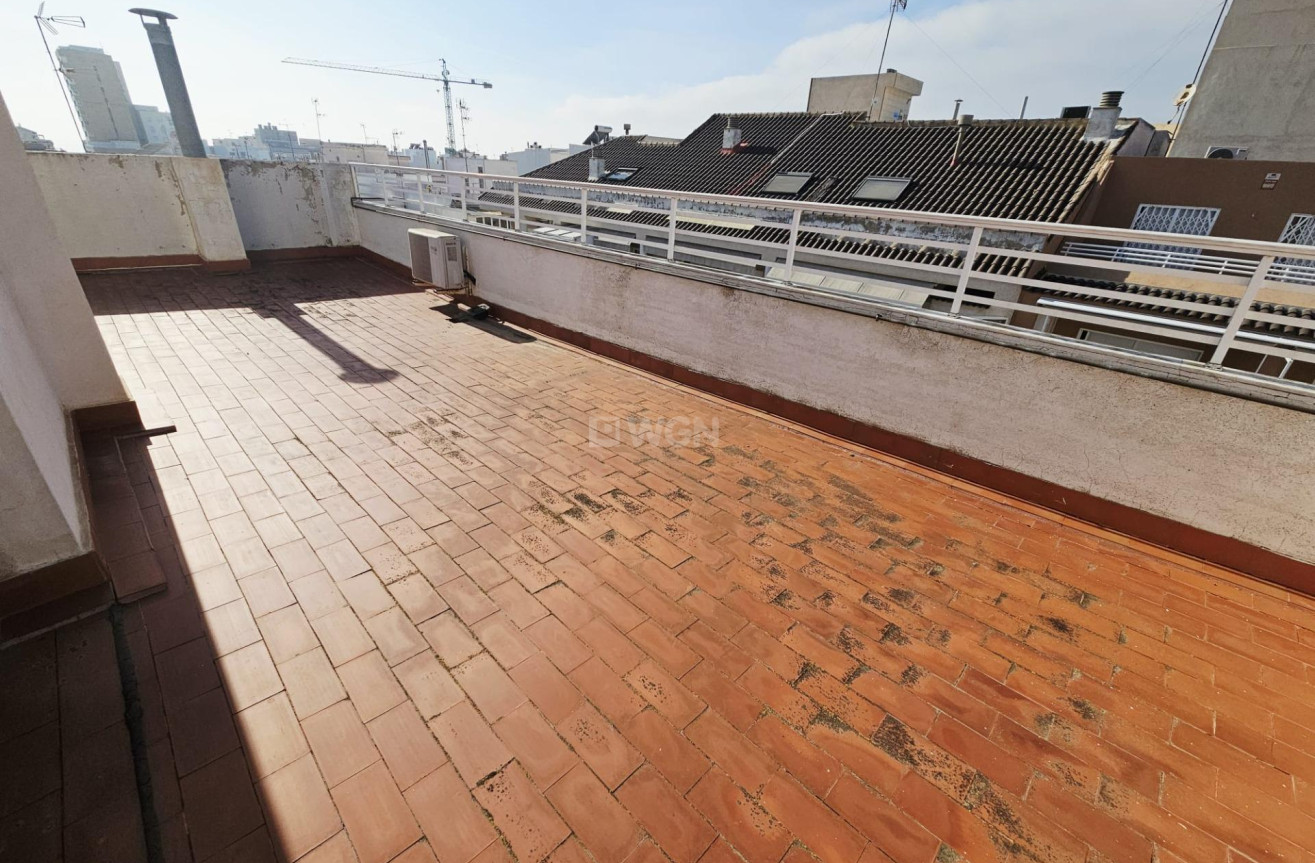 Resale - Apartment / flat - Torrevieja - Estacion De Autobuses