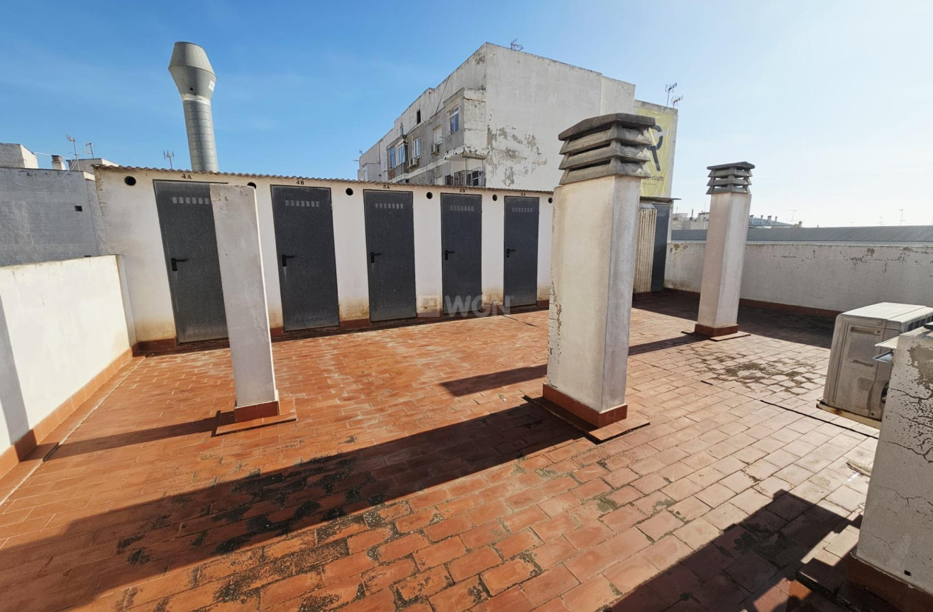 Resale - Apartment / flat - Torrevieja - Estacion De Autobuses