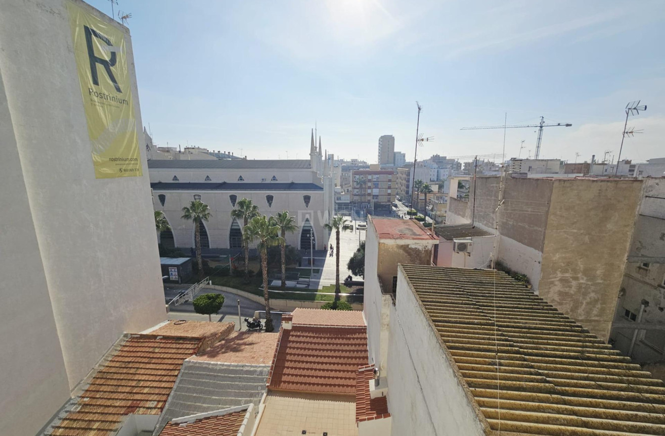 Resale - Apartment / flat - Torrevieja - Estacion De Autobuses