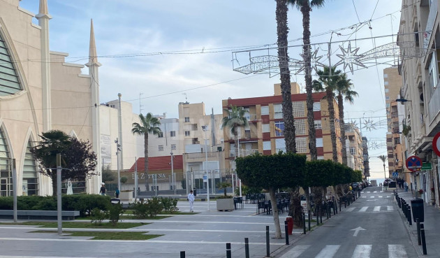 Resale - Apartment / flat - Torrevieja - Estacion De Autobuses