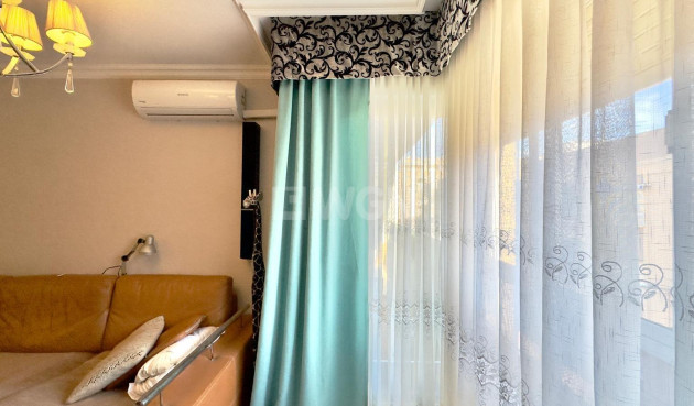 Odsprzedaż - Mieszkanie w bloku - Torrevieja - Centro