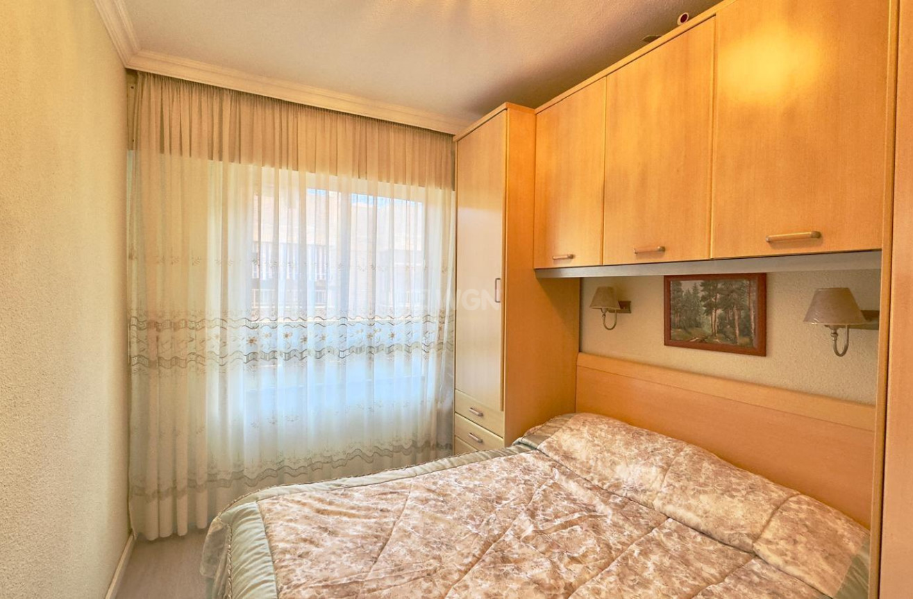 Odsprzedaż - Mieszkanie w bloku - Torrevieja - Centro