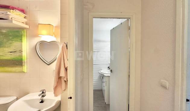 Odsprzedaż - Mieszkanie w bloku - Torrevieja - Centro