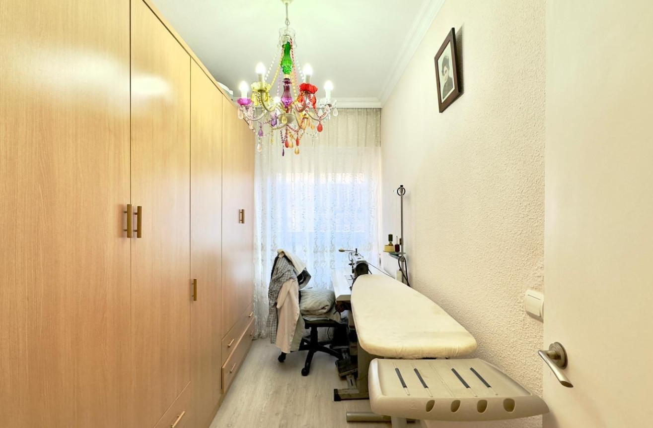 Odsprzedaż - Mieszkanie w bloku - Torrevieja - Centro