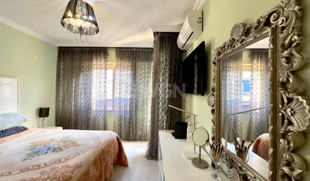 Odsprzedaż - Mieszkanie w bloku - Torrevieja - Centro