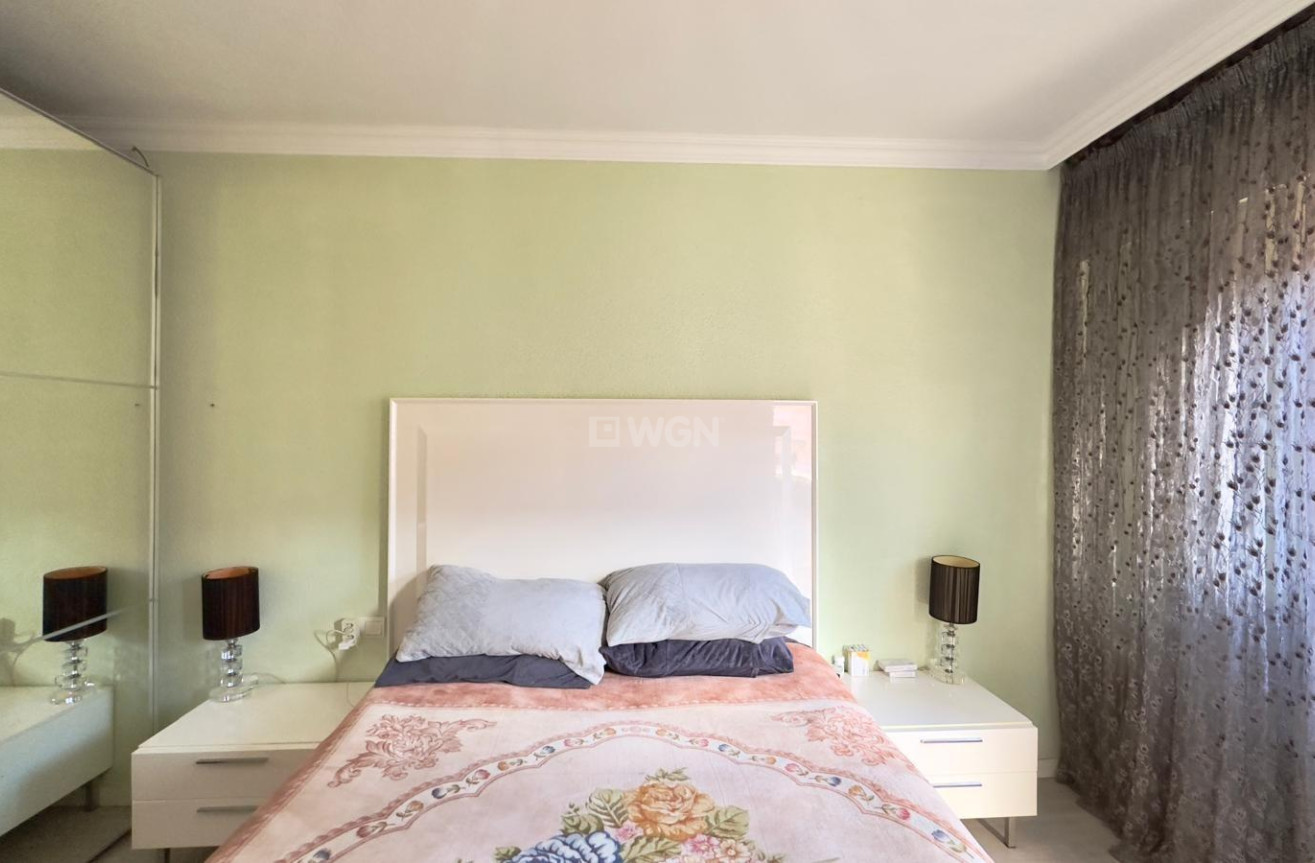 Odsprzedaż - Mieszkanie w bloku - Torrevieja - Centro