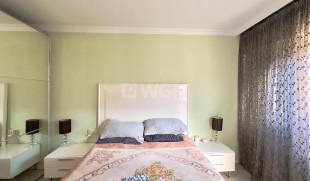 Odsprzedaż - Mieszkanie w bloku - Torrevieja - Centro