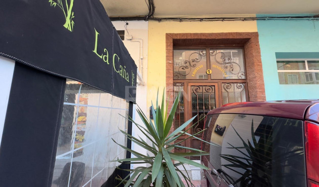 Odsprzedaż - Mieszkanie w bloku - Torrevieja - Centro