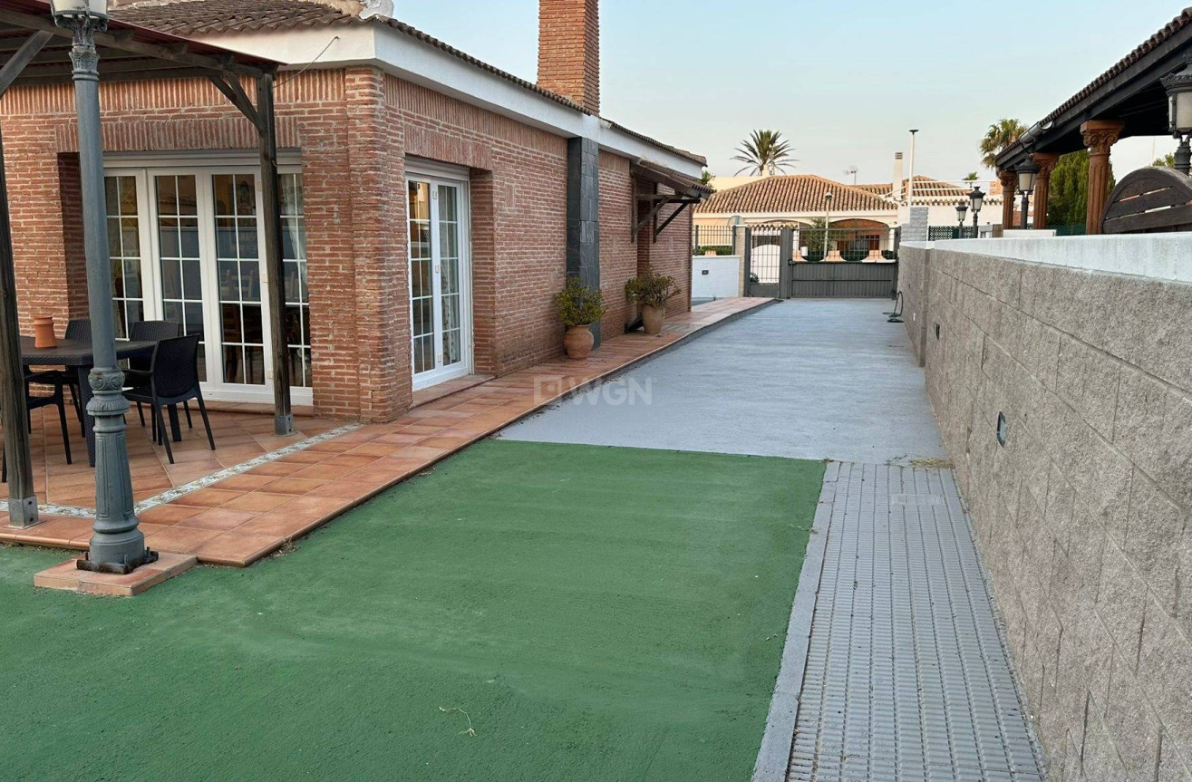 Odsprzedaż - Villa - La Manga del Mar Menor - Playa Principe